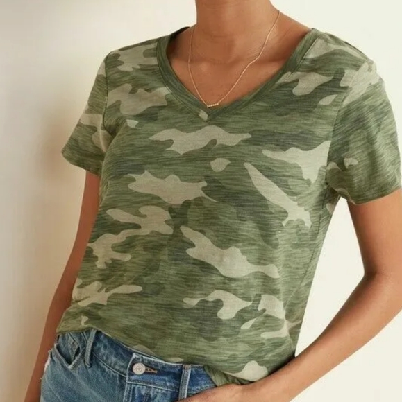 Old Navy Tops - OLD NAVY GREEN CAMO PRINT TEE CURVED HEM SIZE XXL